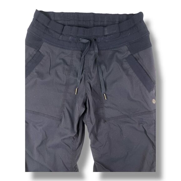 Lululemon Studio Capri Athletic Cropped Pants Navy Blue Size 6 - Picture 2 of 8